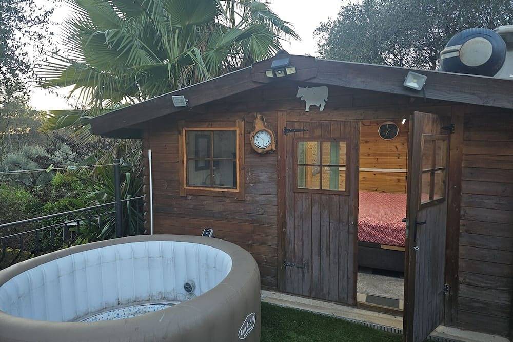 A cozy, quiet, and relaxing chalet in Roquefort-les-Pins, Mittelmeerküste (Frankreich)