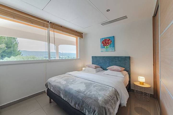 Villa Californiana En Un Marco Exótico in Rognac, Costa mediterránea (Francia)