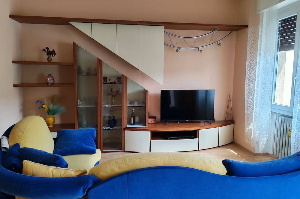 Ganze Wohnung, Sun & Moon – Charming Colorful Home Arona in Arona (Lago Maggiore), Arona Gemeinde
