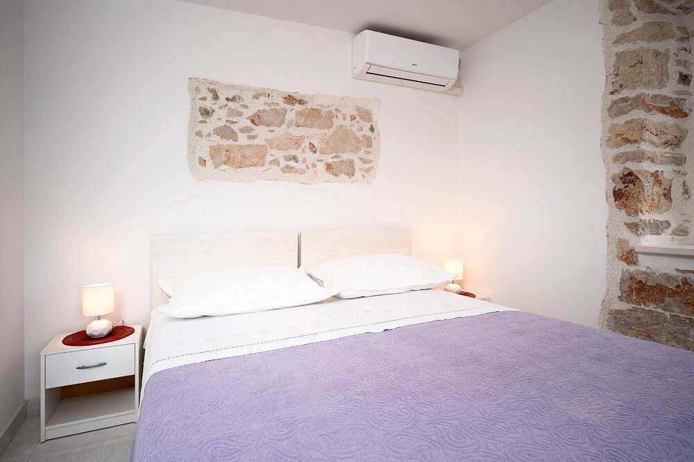 Entire apartment, Apartments Lotti 2 - Stari Grad - island Hvar in Stari Grad, Hvar