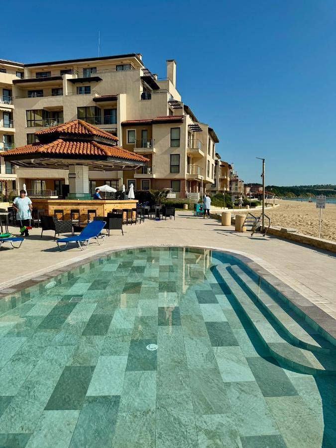 Apartament wakacyjny dla 8 osób, z ogród i widok oraz basen i sauna, Dla rodziny w Obzor