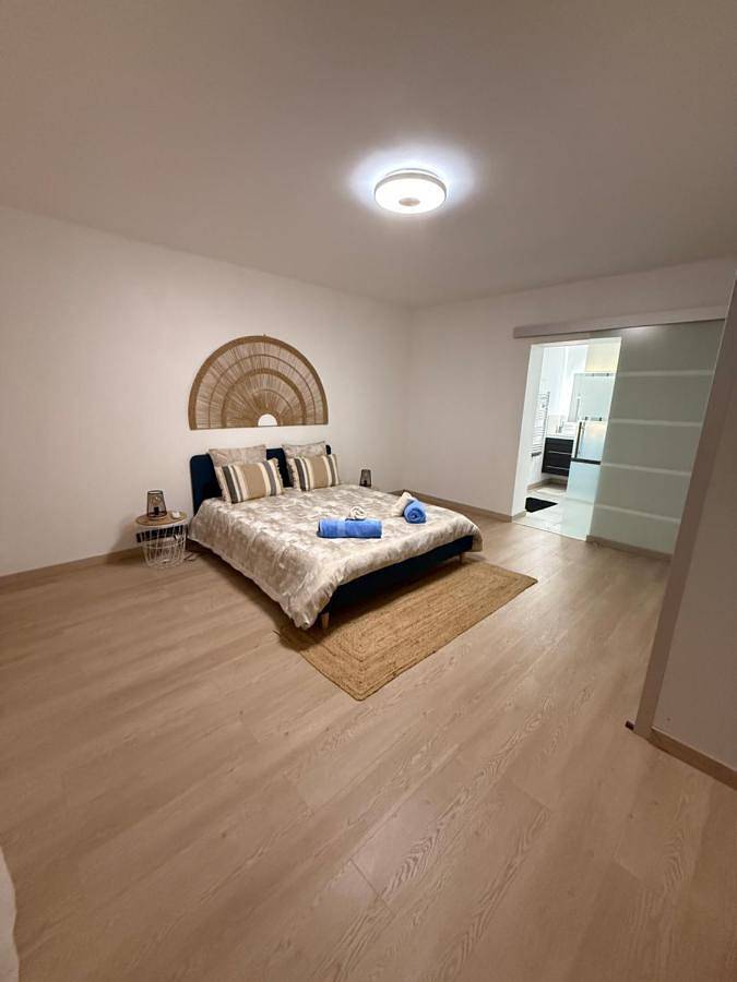 Gîte pour 7 personnes, avec Terrasse et Jardin à Loyettes