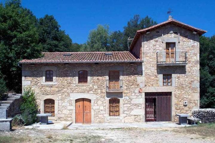 Casa rural para 10 personas, con terraza y jacuzzi en Provincia de Ávila