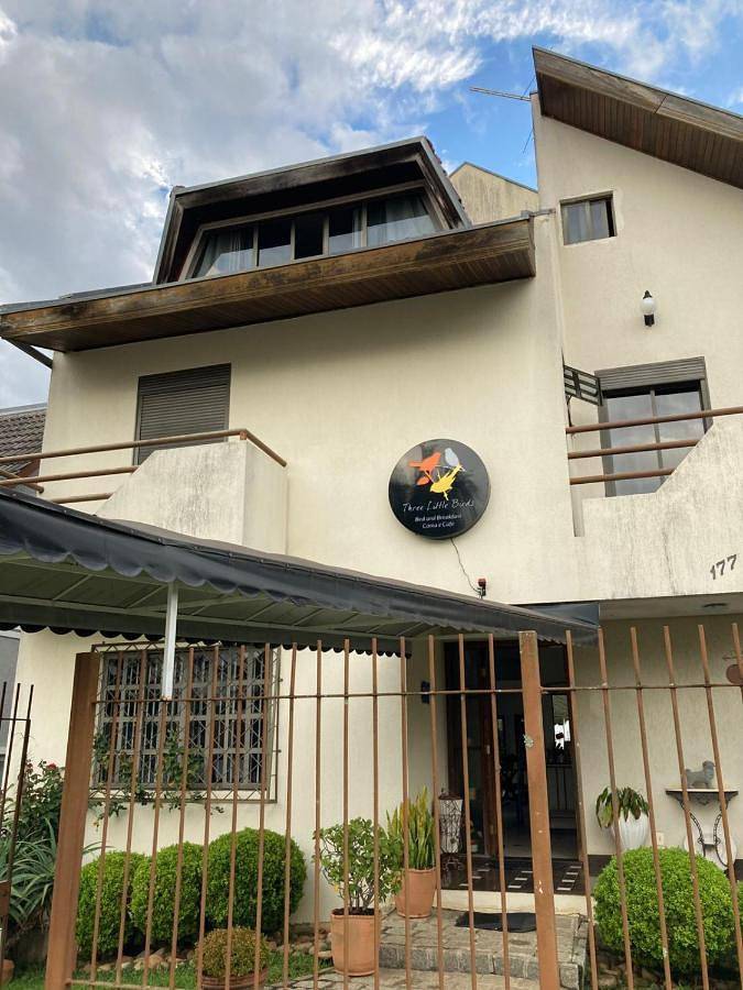 Casas e apartamentos de temporada para 3 pessoas, com jardim e jacuzzi em Curitiba