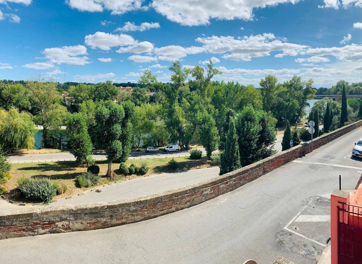 Appartement entier, Sublime vue, standing, spacieux, atypique in Muret, Toulouse et ses environs