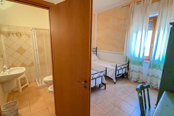 Gîte pour 2 personnes, avec jardin à Bosa Marina - 4