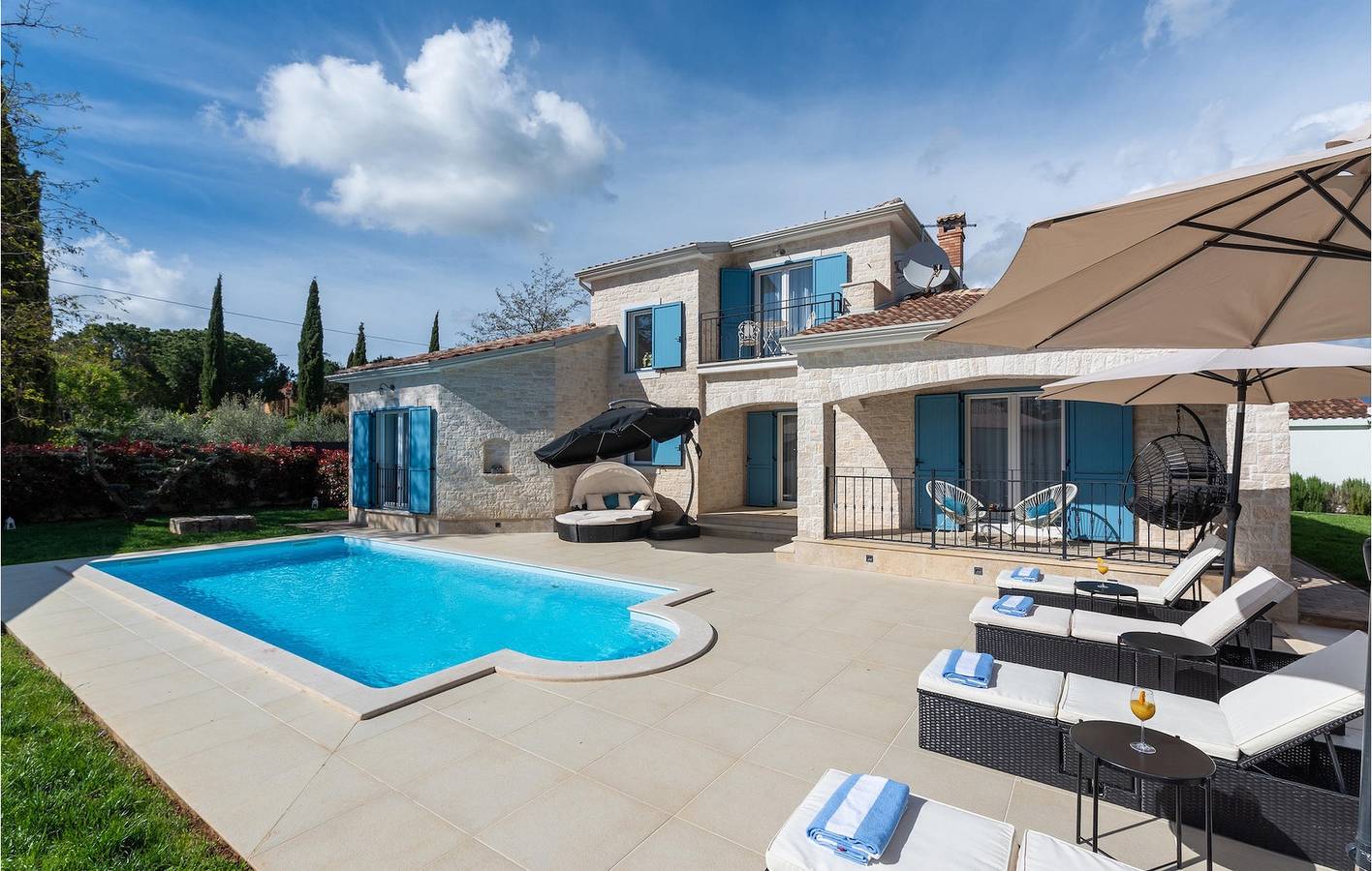 Moderno apartamento de 2 dormitorios con piscina, cerca de una pizzería y del centro de la ciudad in Tar (Croacia), Tar-Vabriga