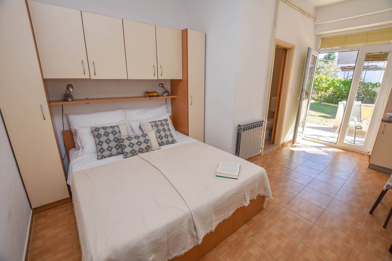 Ganzes Studio, Apartments Flora in Pakostane, Zadar