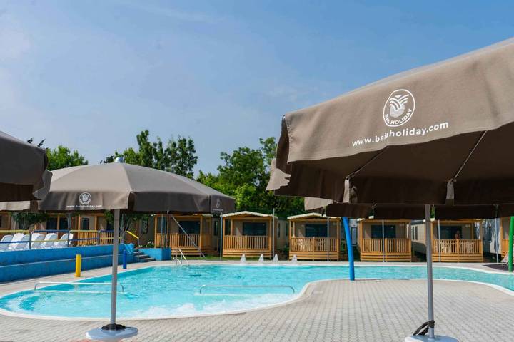 Casa móvil con piscina  in Castelnuovo del Garda, Montañas Garda