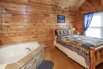 Log Cabin for 6 Guests in Douglas Lake, Sevier County, Picture 3