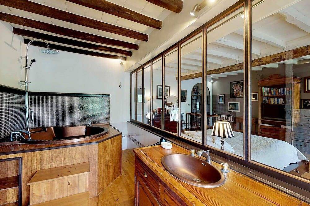 Duckerie 55 Pers corps de ferme avec 5 maisons in Tamerville, Côte de la Déroute