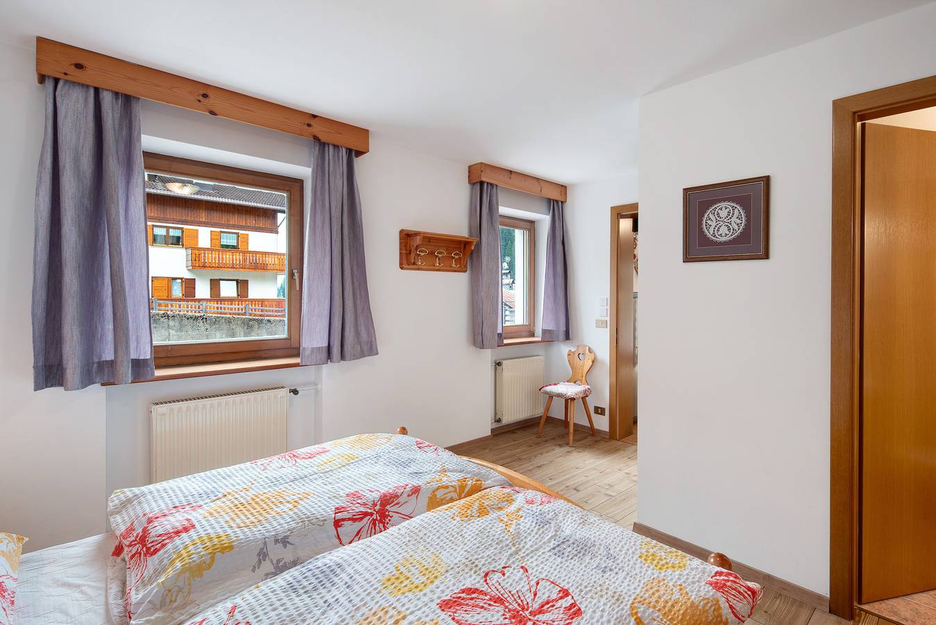 Ganze Wohnung, Ferienwohnung 'Alfèver- Aurone' mit gemeinsamer Terrasse und Wi-Fi in Buchenstein, Dolomiti Superski