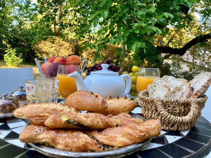Location de vacances pour 15 personnes, avec vue ainsi que piscine et jardin à Saint-Sulpice-et-Cameyrac - 3