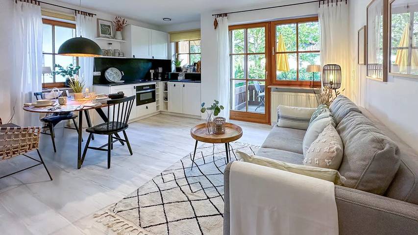 Ferienwohnung für 4 Personen, mit Sauna und Pool sowie Garten und Balkon, mit Haustier in Chieming