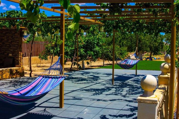 Casa rural para 10 personas, con vistas además de piscina y jardín, Se admiten mascotas en l'Alacantí - 3