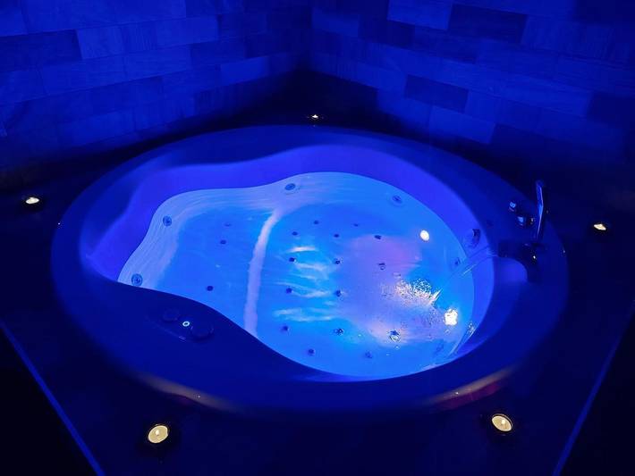 Casa rural para 2 personas, con Terraza y Jacuzzi además de Jardín y Sauna en Provincia de Teruel