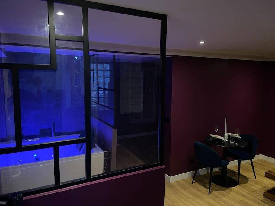 Appartement entier, Le Cocon des Granges - Suite Sauna Jaccuzi Spa in Bonnières-sur-Seine, Yvelines