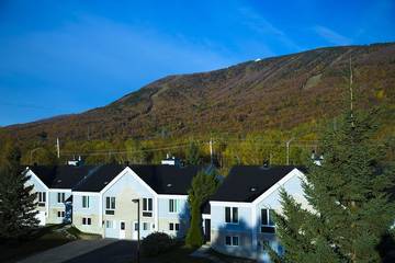 Villa for 12 Guests in Beaupré, Quebec, Picture 4