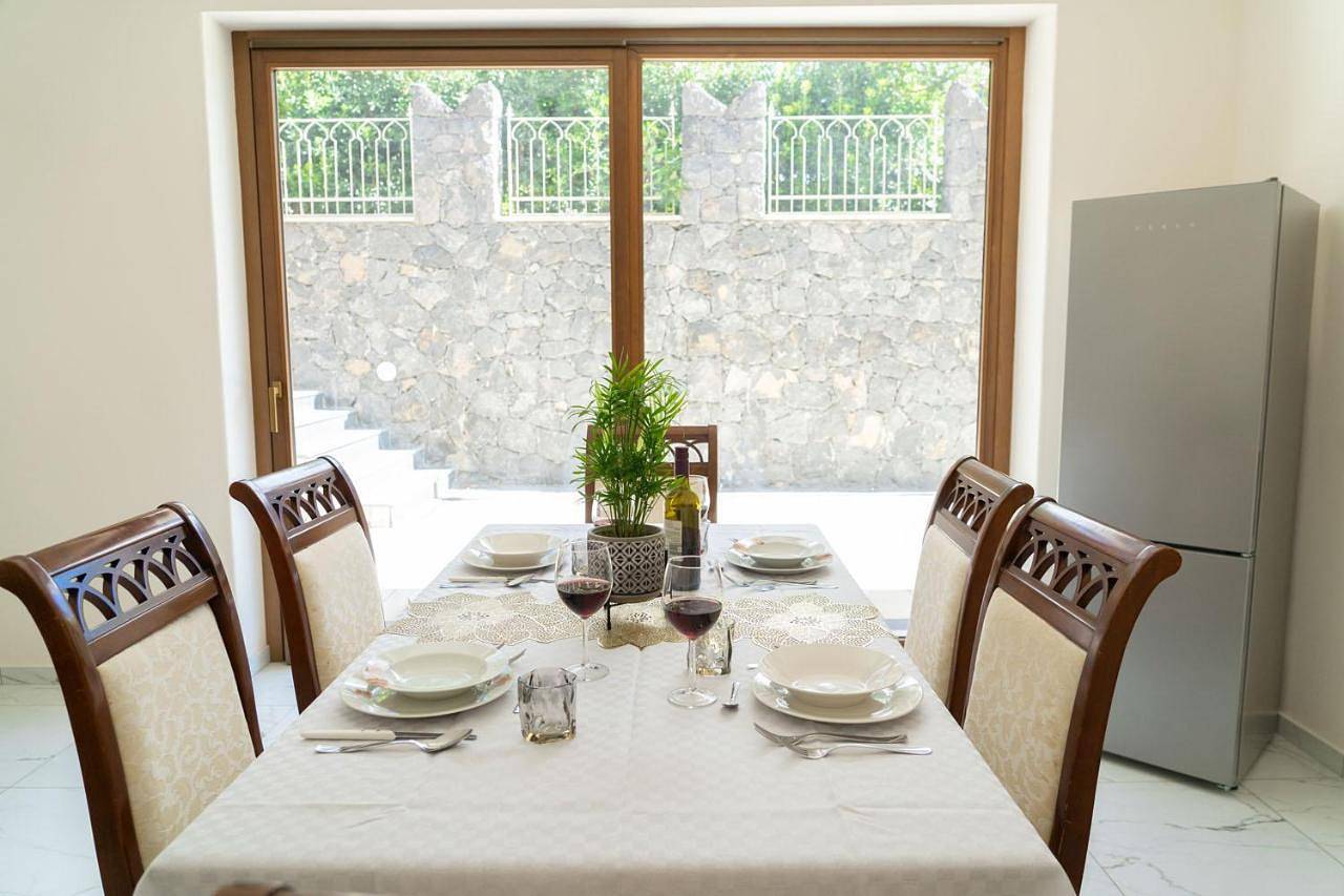 Deluxe Villa in Trecastagni, Etna