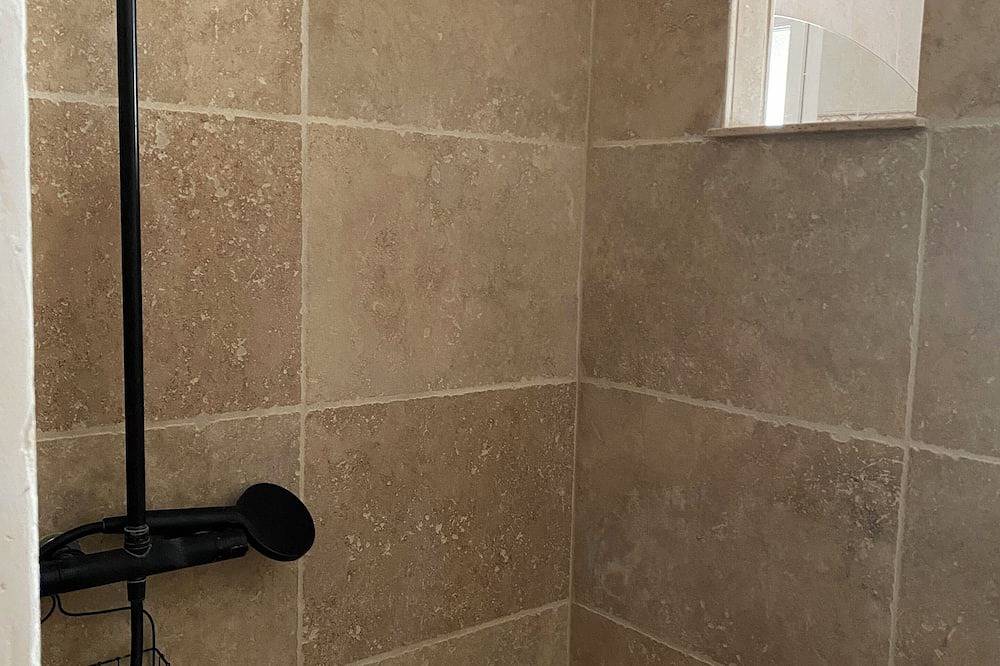 Peaceful Provencal house 100m2, terrace (20m2), 2000m2 garden in Oraison, Alpes de Alta Provenza