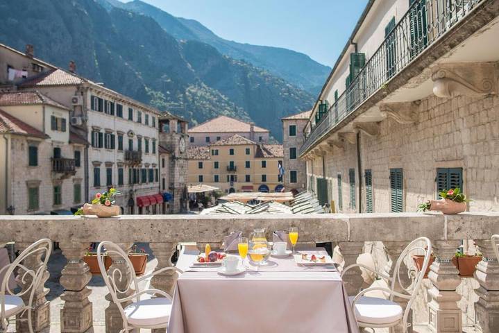 Hotel dla 4 osób, z ogród i jacuzzi w Kotor