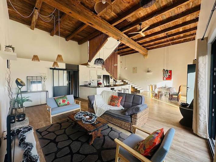 Location de vacances pour 8 personnes, avec vue ainsi que jardin et piscine à Paraza - 4