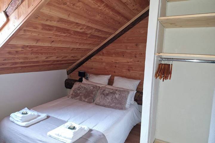 Appartement entier, Appartement 1etage de maison+2 parkings privatif.Grand balcon paisible. in Le Monêtier-les-Bains, Serre Chevalier