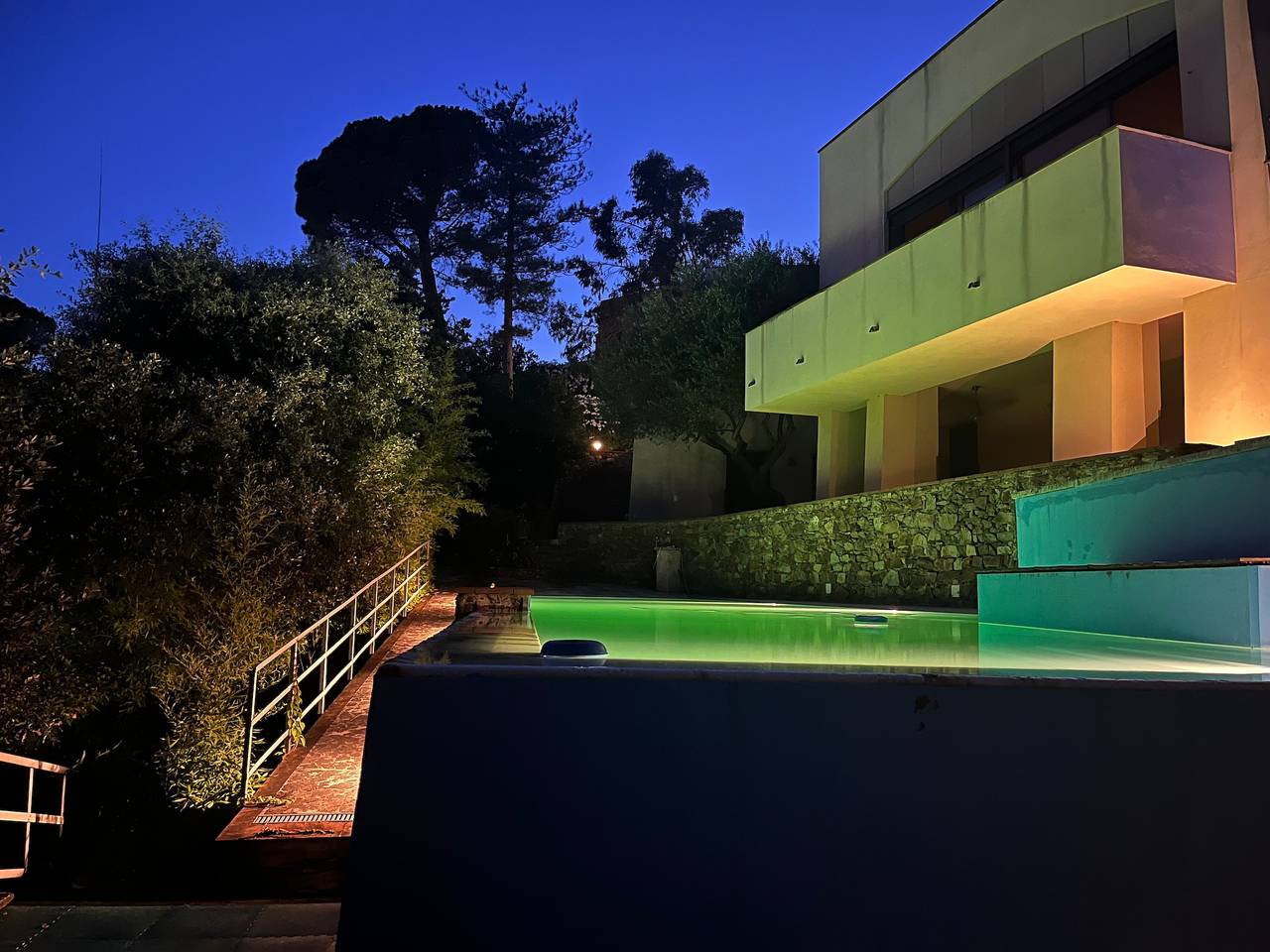 Villa Roberta – Pool, Garden, Wifi & Private Parking, Privacy in the Pinewood in Arenzano, Riviera di Ponente