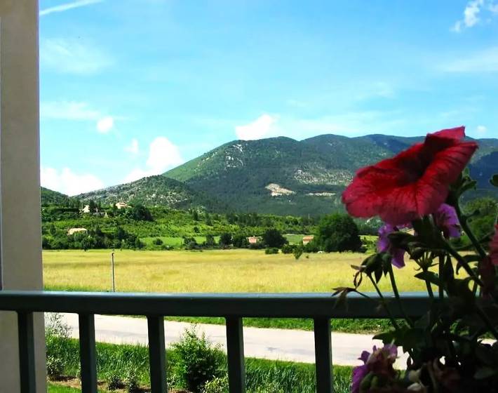 Appartement entier, 2 Pièces 4 Personnes in Montbrun-les-Bains, Région de nyons