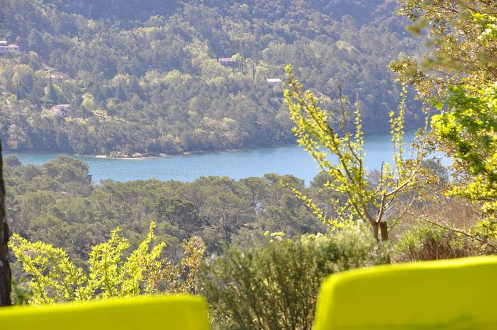 Gîte pour 6 personnes, avec terrasse ainsi que vue sur le lac et jardin, animaux acceptés à Esparron-de-Verdon - 3