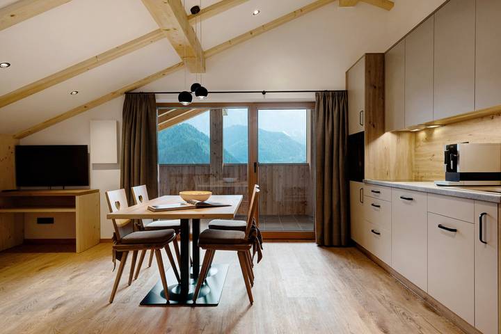 Ferienwohnung für 5 Personen, mit Balkon und Garten in Wolkenstein