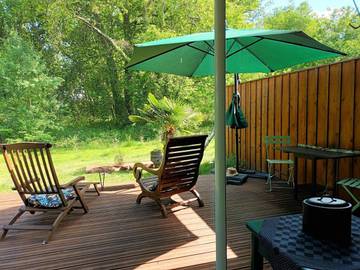 Gîte pour 2 personnes, avec vue ainsi que piscine et jardin à Martillac