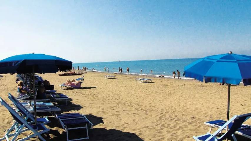 Camping für 4 Personen, mit Terrasse und Pool in Italienische Riviera - 4