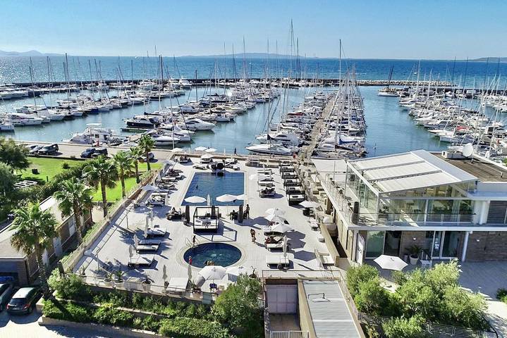 Ferienwohnung für 4 Personen, mit Balkon und Meerblick sowie Balkon/Terrasse und Pool in Scarlino