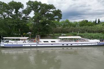 Péniche pour 4 personnes, avec jacuzzi ainsi que terrasse et jardin en Provence-Alpes-Côte d'Azur