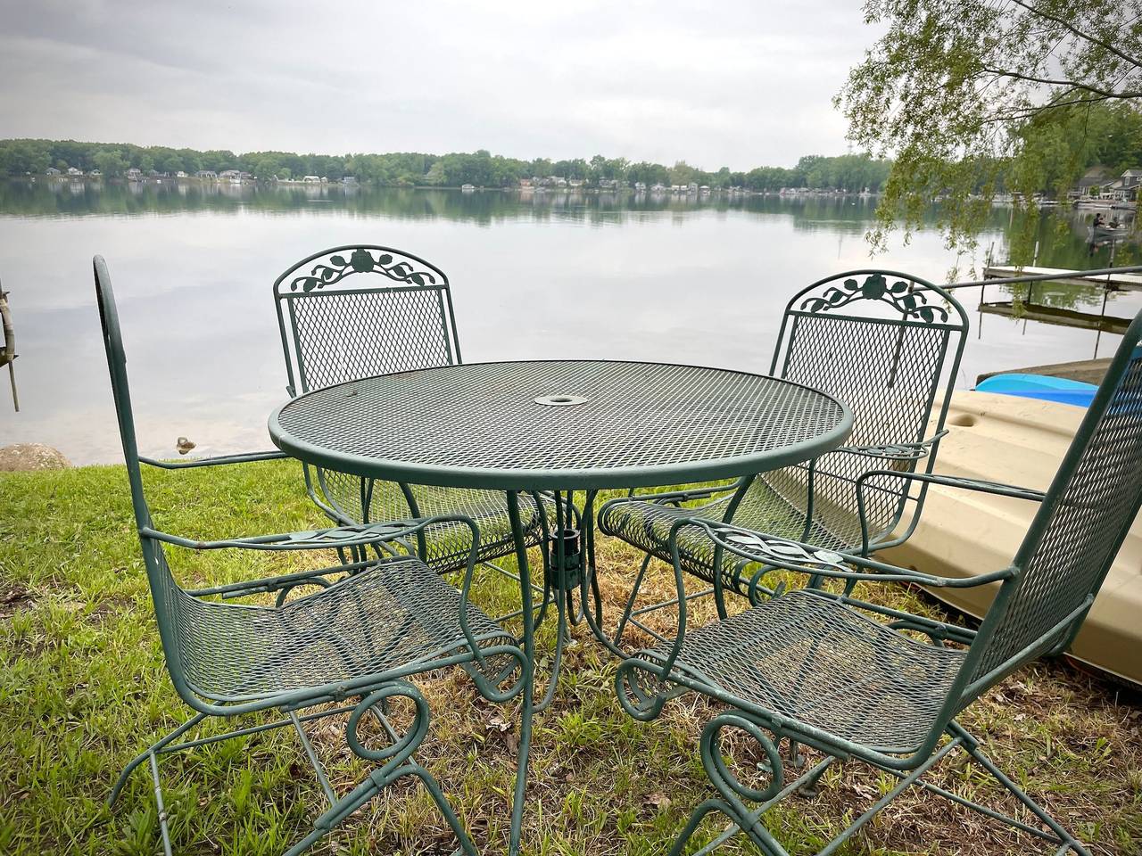 Lake Front Cottage | Kayaks | Game Table Fun in LaGrange County
