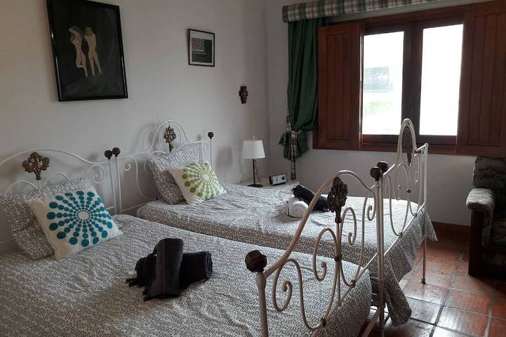 Location de vacances pour 8 personnes, avec jardin et terrasse, animaux acceptés dans Angeiras - 3