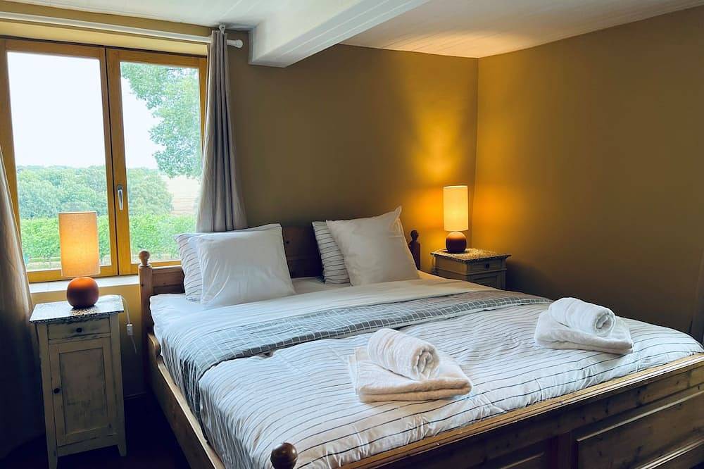 Spacious villa with swimmingpool in the Gers in Pouydraguin, Gers