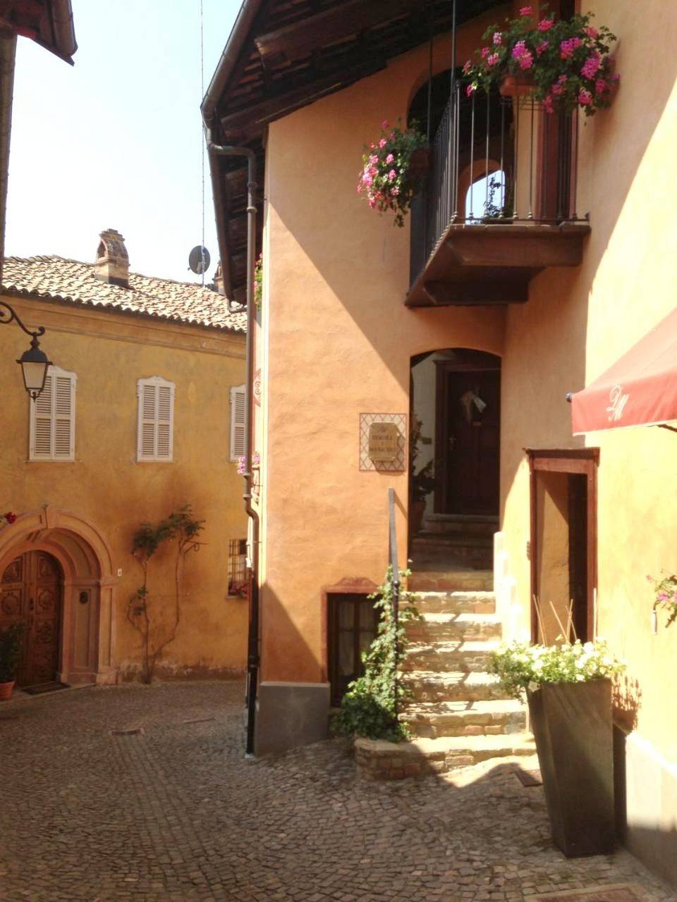 Dimora I Manichei in Monforte d'Alba, Langhe