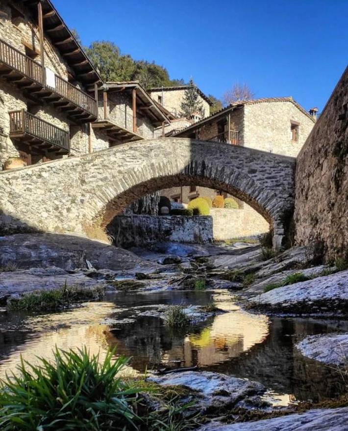 Gîte pour 10 personnes, avec Balcon et Terrasse ainsi que Vue et Vue sur le lac dans Beget - 2