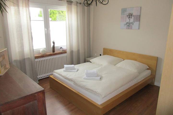 Ferienhaus für 6 Personen, mit Terrasse und Garten in Emden - 2