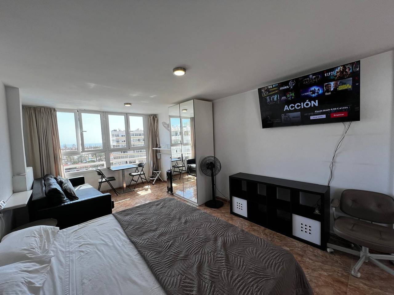 Hel enrumslägenhet, Vacation Studio 'Loft Molinos Corner' with Sea View, Shared Pool and Wi-Fi in Maspalomas, San Bartolomé de Tirajana