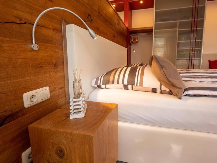 Ferienwohnung für 4 Personen, mit Balkon und Terrasse sowie Garten und Ausblick in Bad Lippspringe