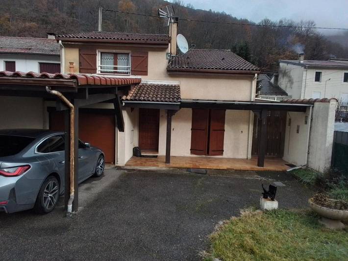 Location de vacances pour 7 personnes, avec jardin et vue à Savignac-les-Ormeaux