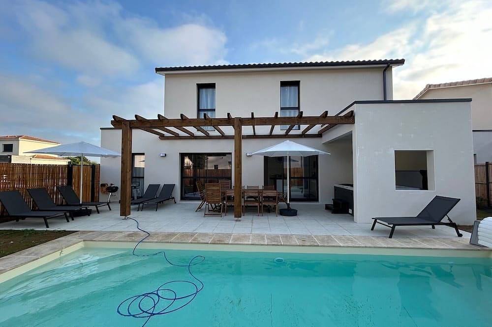 Villa 12 by Avecoeur in Saint-Augustin, Côte de Beauté