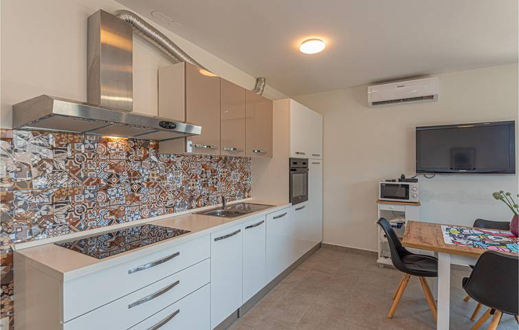 Ferienwohnung für 6 Personen, mit Terrasse in Vodice - 4