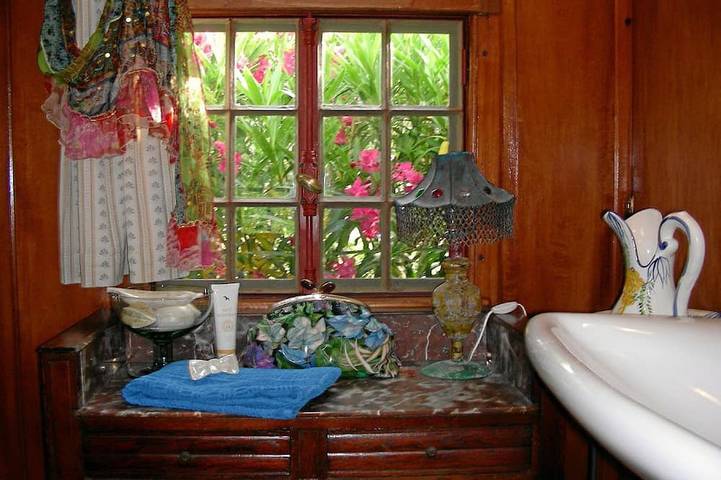 Gîte pour 2 personnes, avec jardin ainsi que piscine et terrasse
