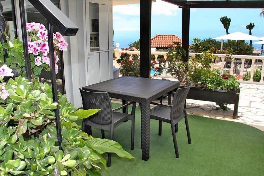 Cosy flat with garden and pool in El Paso (La Palma), La Palma South