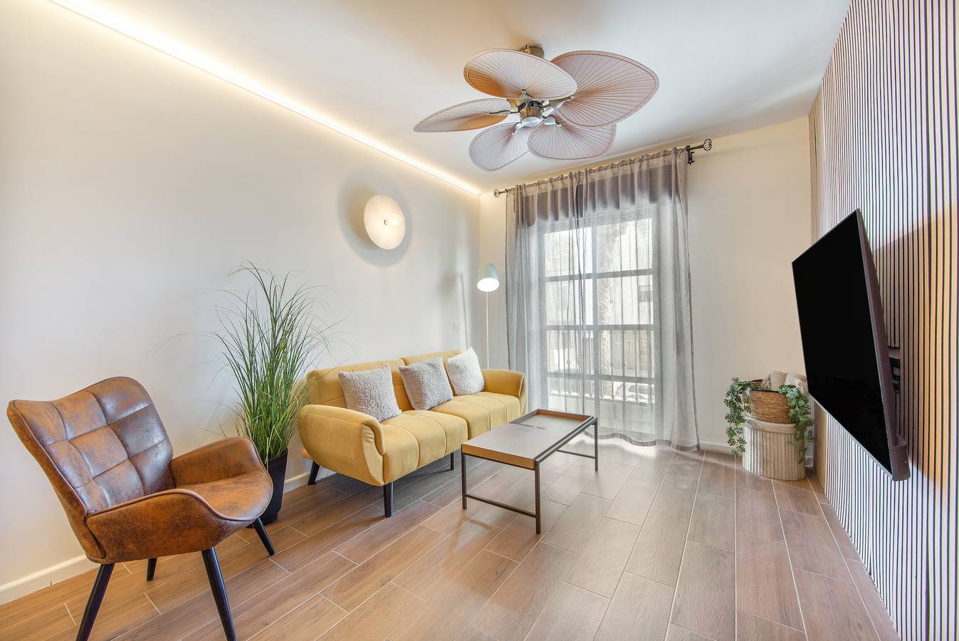 Apartamento entero, Apartamento 'Fmr Avenida Almería' con terraza privada, balcón y Wi-Fi in Carboneras, Costa de Almería