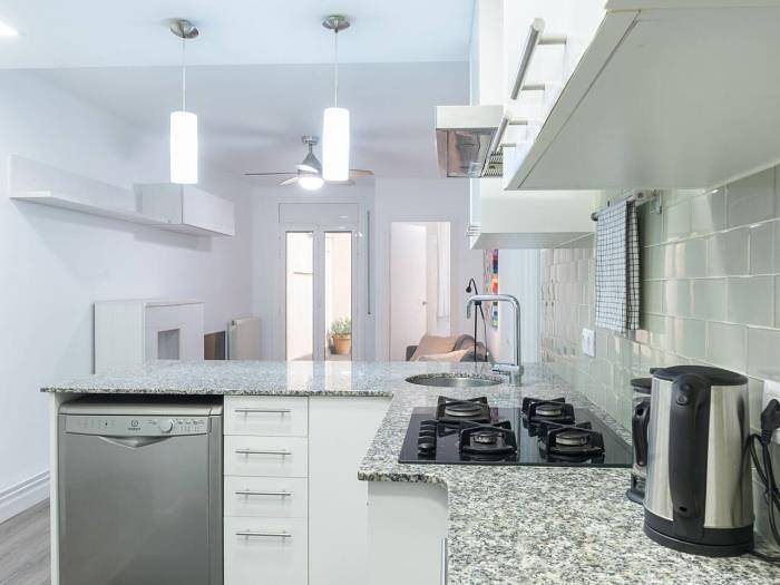 Ganze Ferienwohnung, Ferienwohnung für 4 Personen mit Balkon/Terrasse in Horta-Guinardó, Barcelona